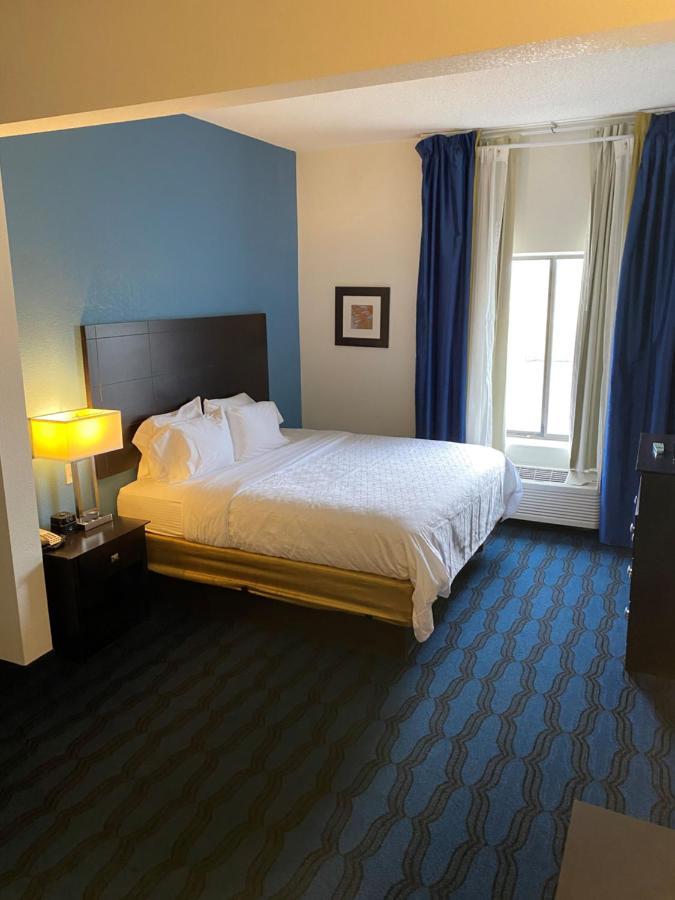 Holiday Inn Express St. Louis Arpt - Maryland Hgts, An Ihg Hotel Maryland Heights Exterior photo
