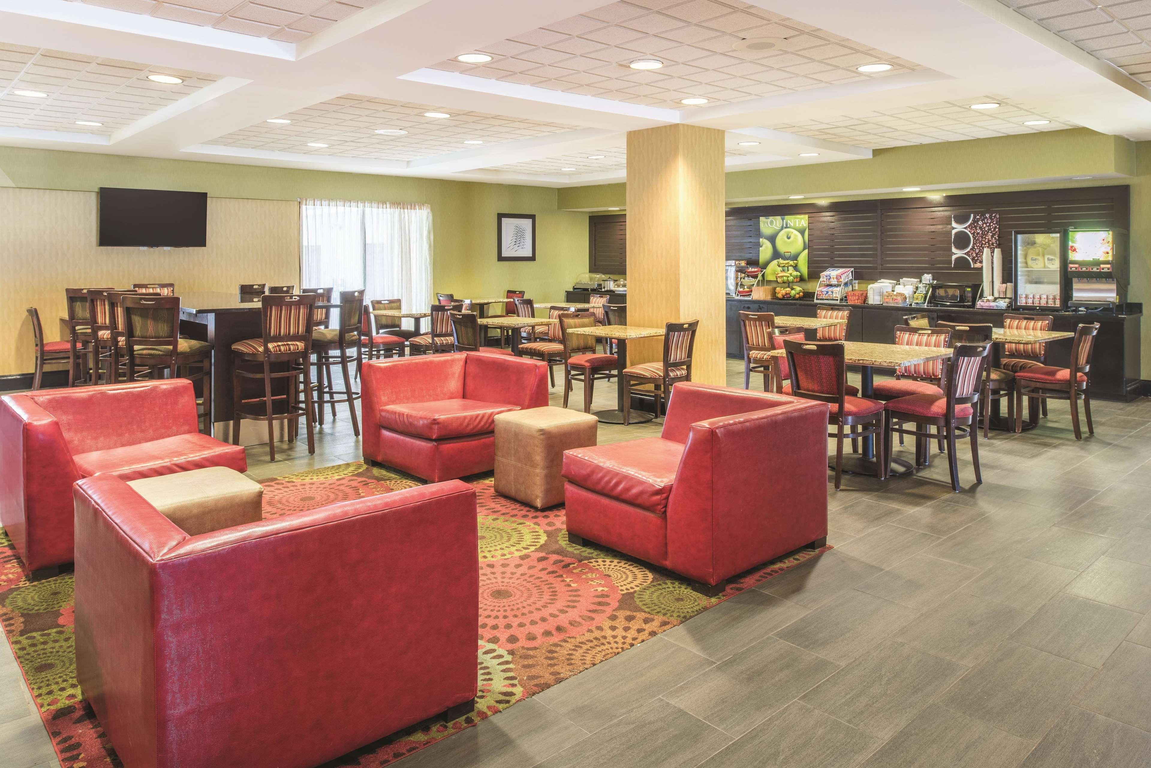 Holiday Inn Express St. Louis Arpt - Maryland Hgts, An Ihg Hotel Maryland Heights Exterior photo