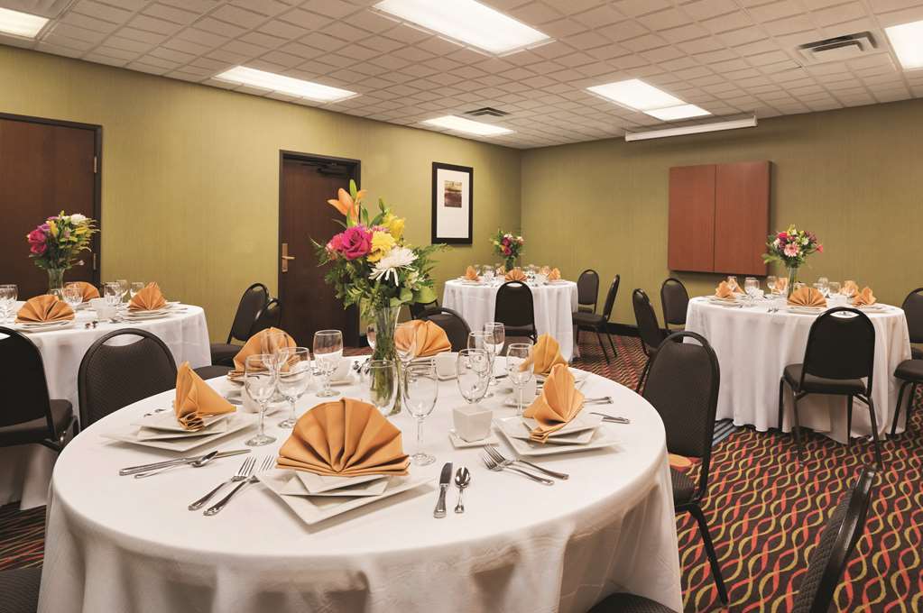 Holiday Inn Express St. Louis Arpt - Maryland Hgts, An Ihg Hotel Maryland Heights Facilities photo
